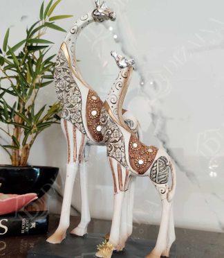 Giraffe Artefact