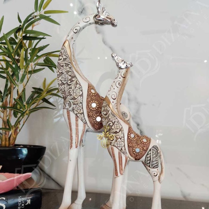 Giraffe Artefact